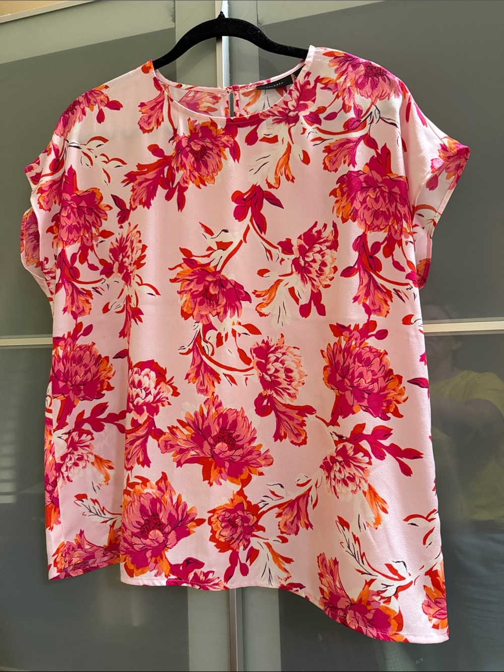 Halogen Pink Floral Cap-Sleeve Blouse with Fuchsia Accents